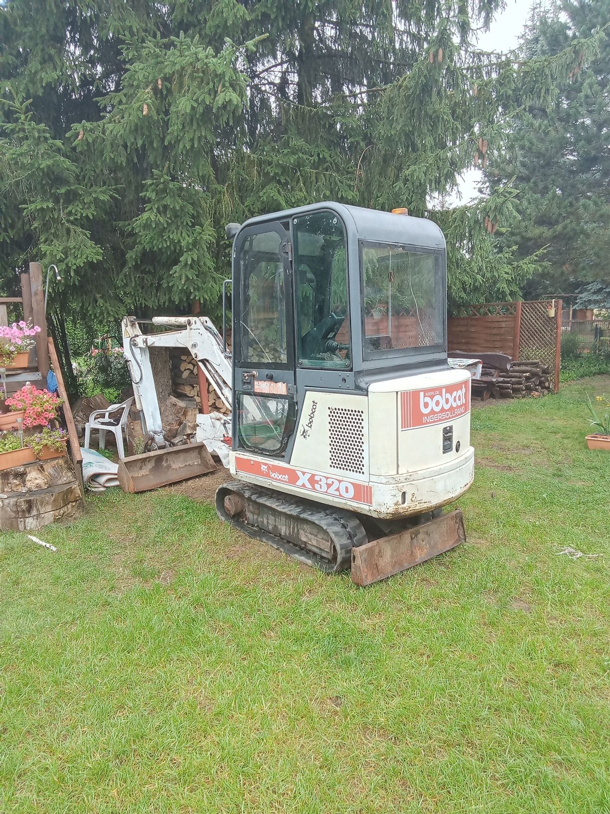 Mini koparka bobcatx320