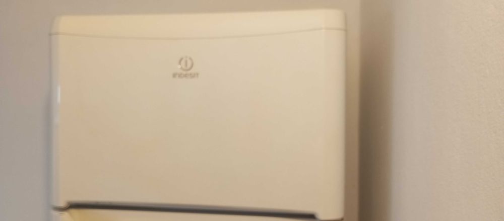 Vendo frigorífico INDESIT