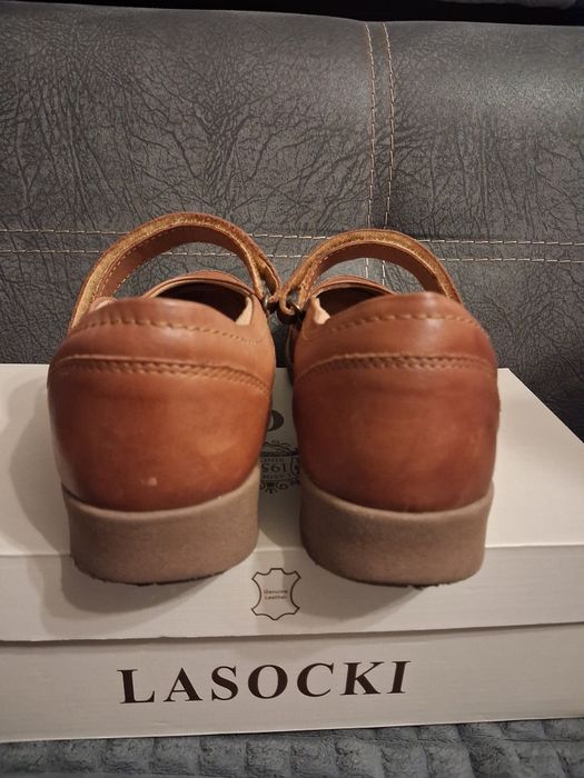Półbuty czółenka na koturnie skórzane Lasocki r 38 brązowe