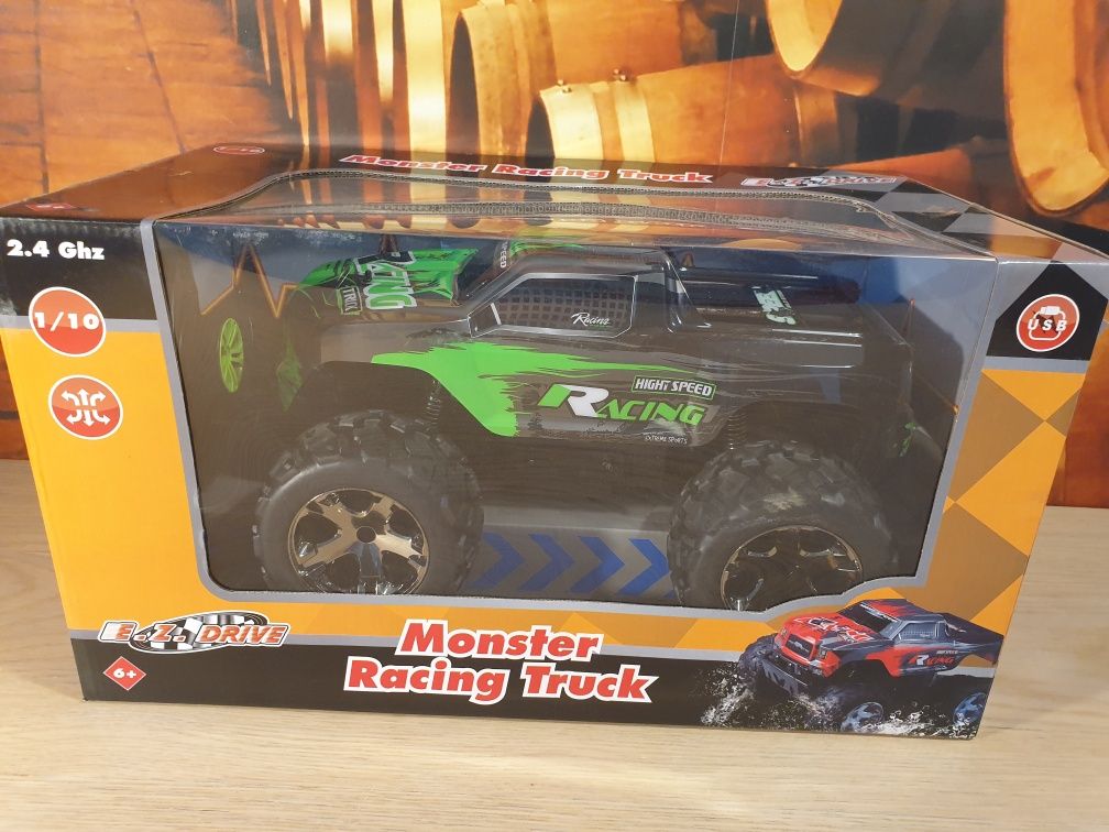 Pojazd Monster Racing w skali 1/10 sterowany radiowo.