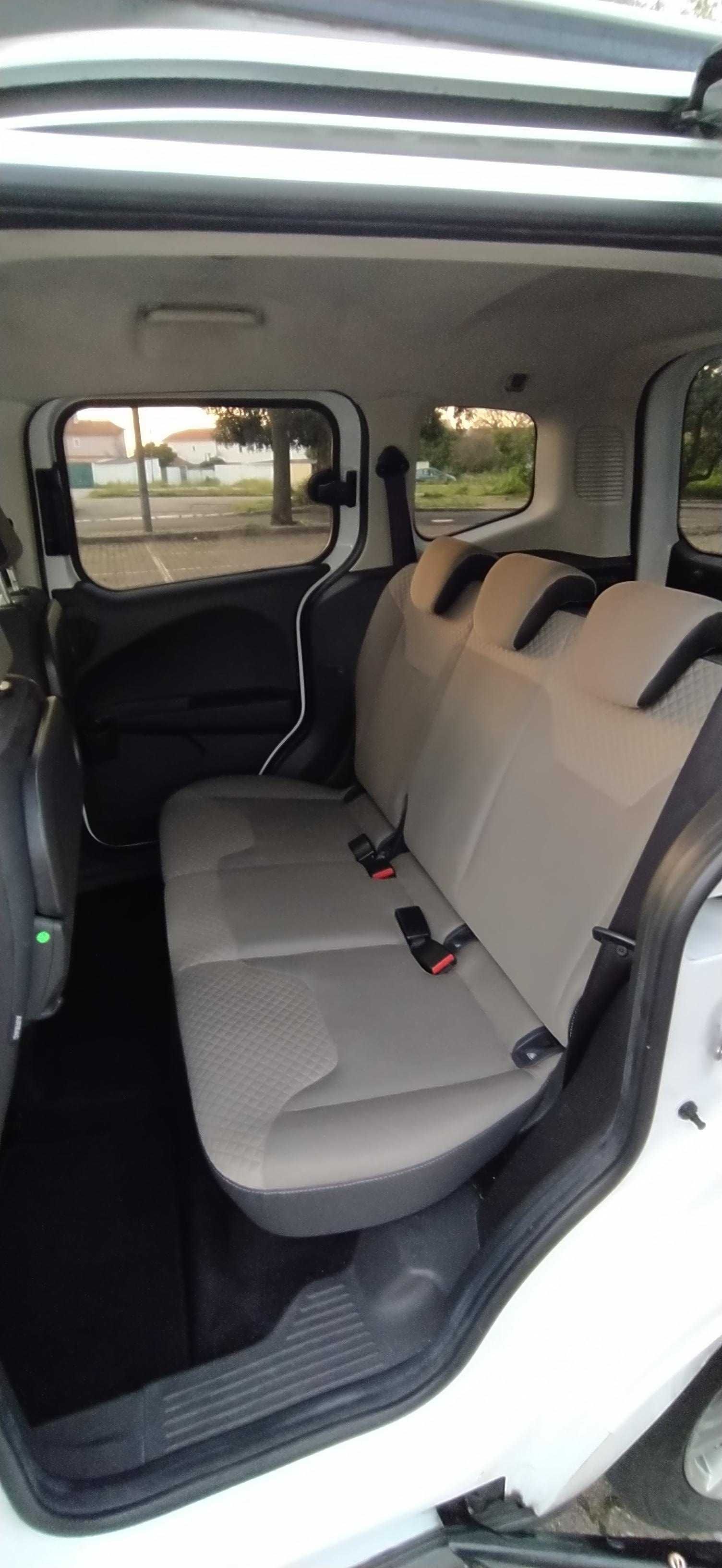 Ford Torneo Courier Ecobost Titanium