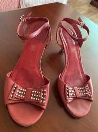 Sandałki czerwone Paris skora