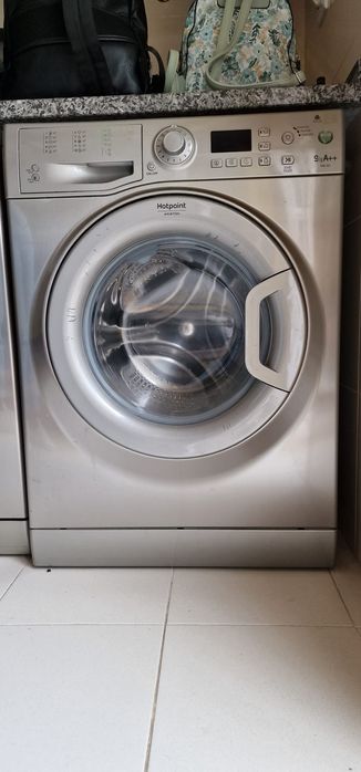 Máquina lavar roupa 9kg Ariston Hotpoint