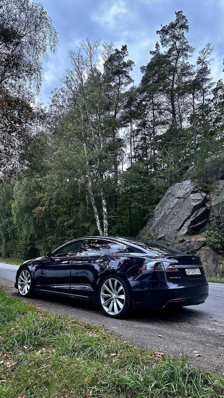 Tesla nodel S для Європи,  кредит.