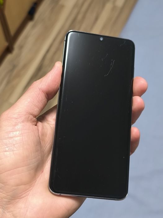 Samsung s20 на запчастини