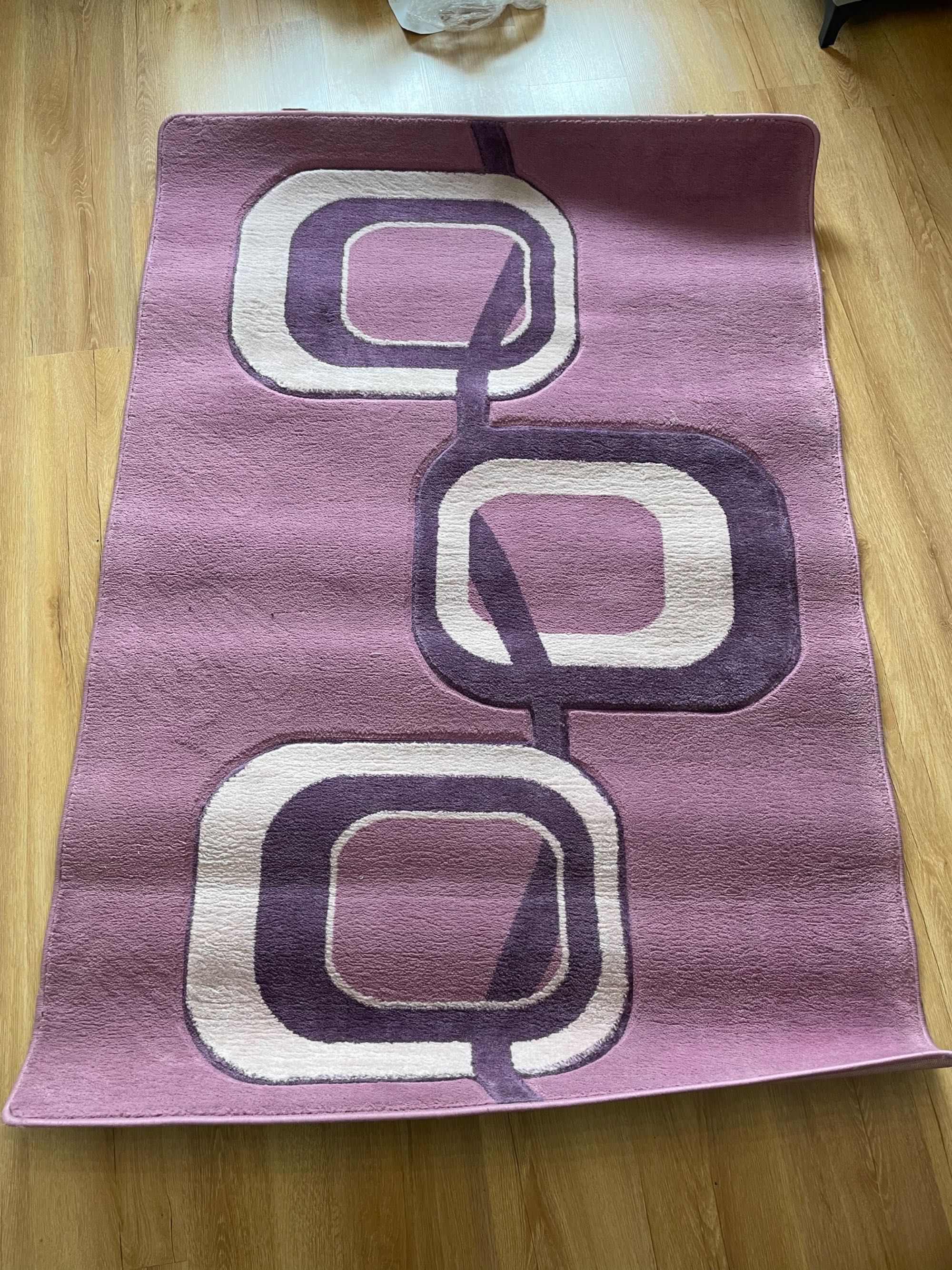 Fioletowy/ różowy dywan