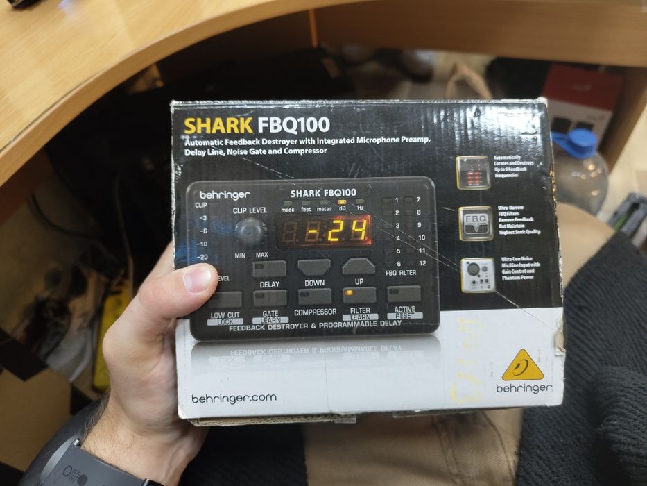 Подавлювач зворотнього зв'язку Behringer SHARK FBQ100.(Майже новий(
