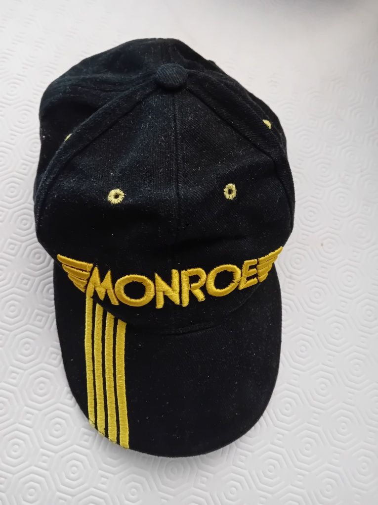 Bonés de várias marcas novos