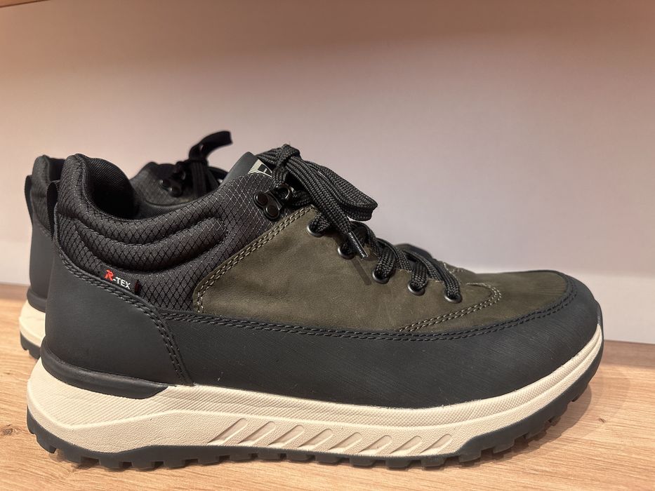 Чоловічі кросівки осінь/зима 45 розмір