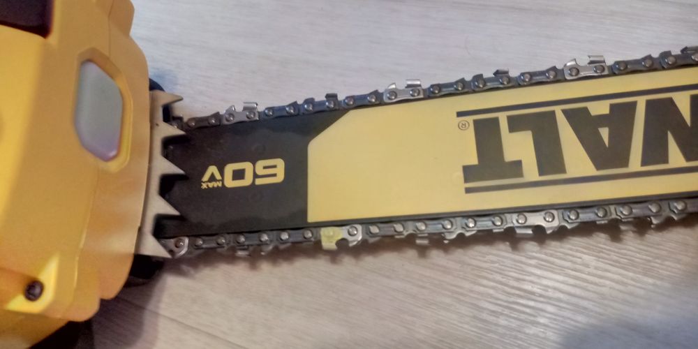 Ланцюгова пила DEWALT DCCS672, 60V,DCCS620 20V