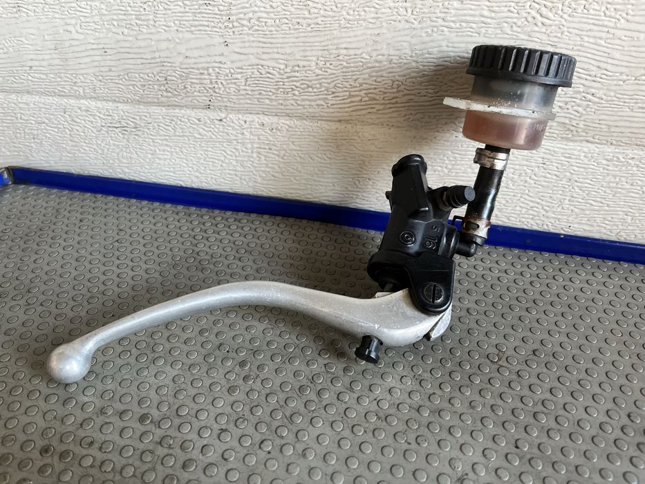 Pompa hamulcowa brembo radialna yamaha  r6 r1 ktm beta husqvarna