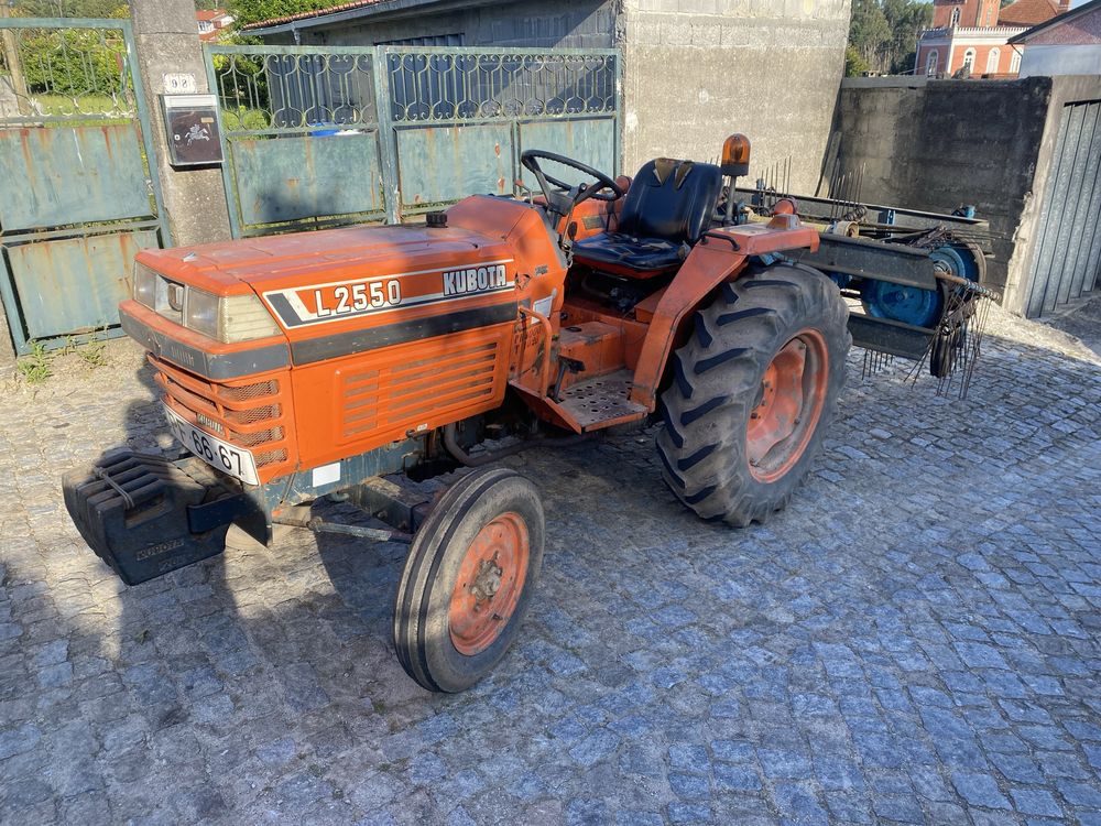 Trator kubota L2550