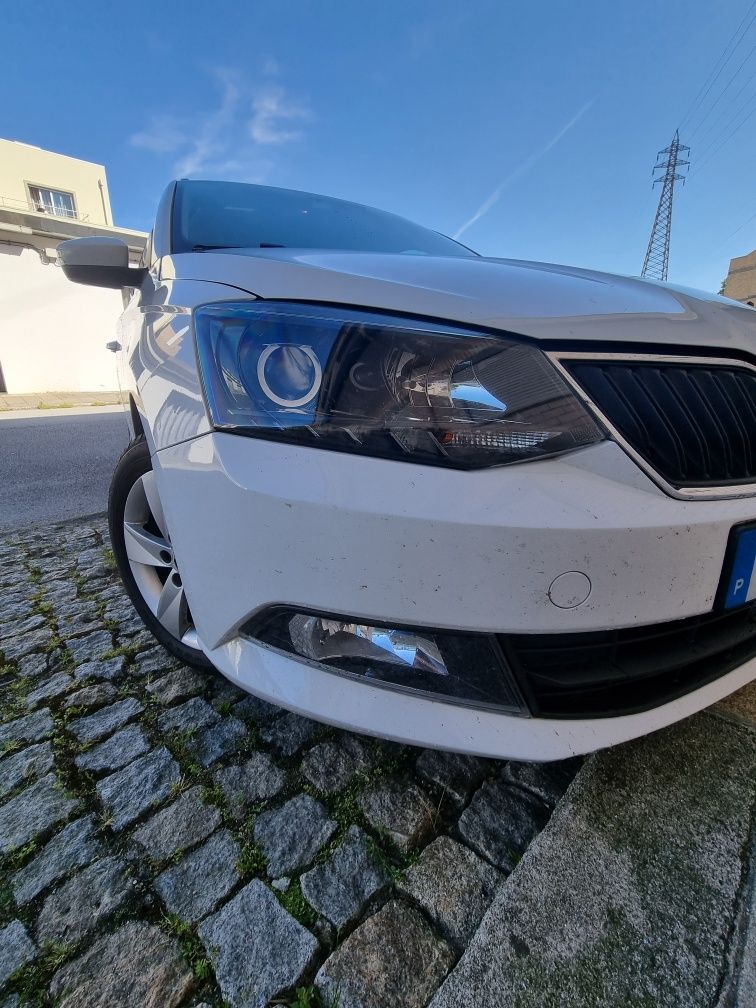 Vendo / troco Skoda Fabia carrinha gasoleo 1.4 TDI