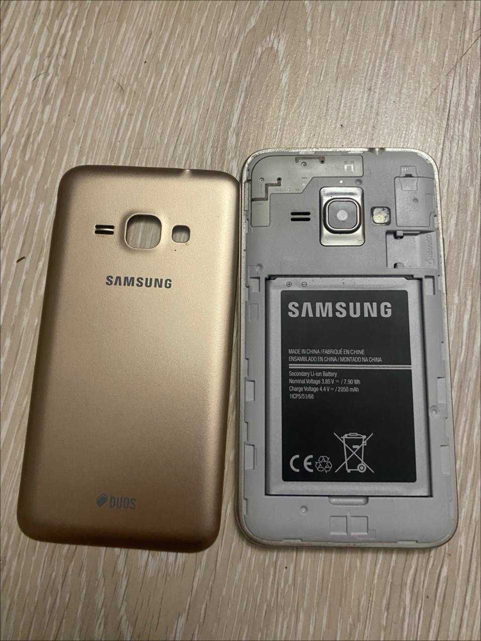 Телефон Samsung Galaxy J1 2016 Duos SM-J120