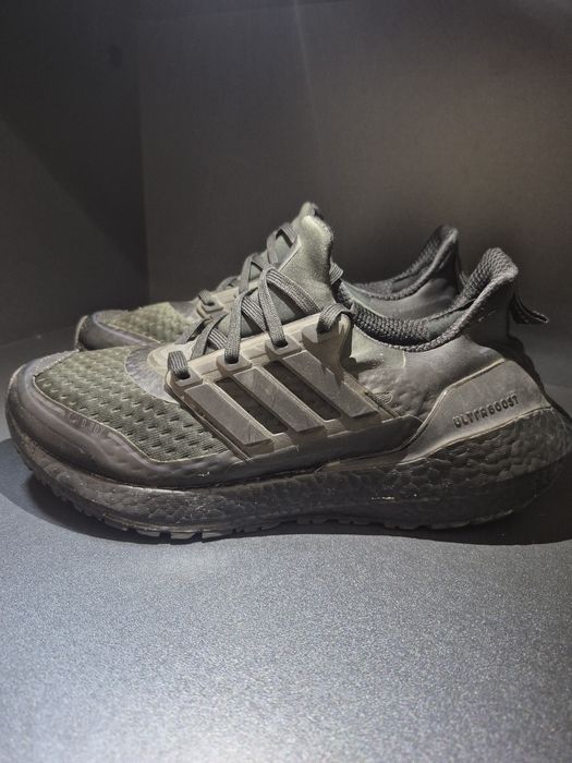 Кросівки для бігу Adidas Ultraboost 21 Tokyo(Оригінал-Б/У)41-26см