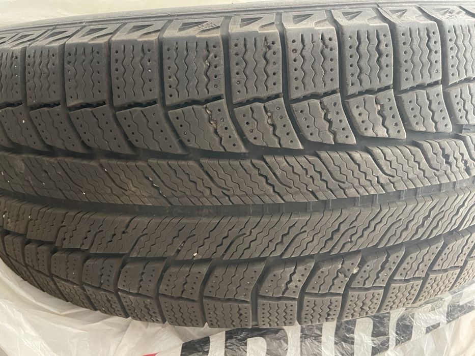 Продам зимние шины MICHELIN 235/60 R18