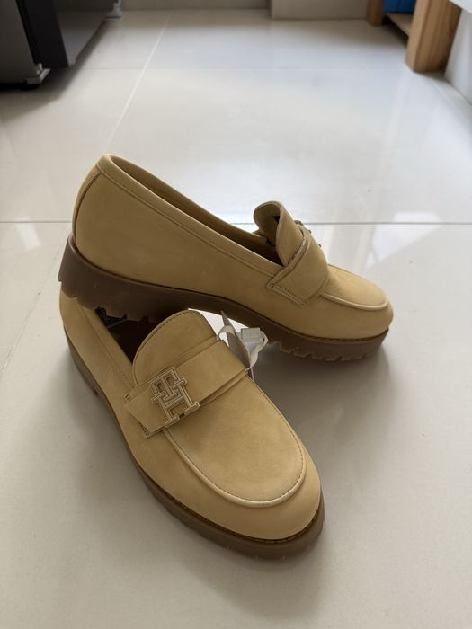 Skórzane loafersy mokasyny TOMMY HILFIGER nowe z metką r. 40 beżowe