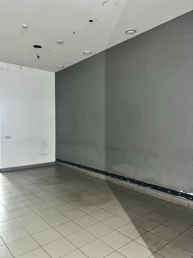 Оренда комерційного приміщення 116 м² з фасадним входом