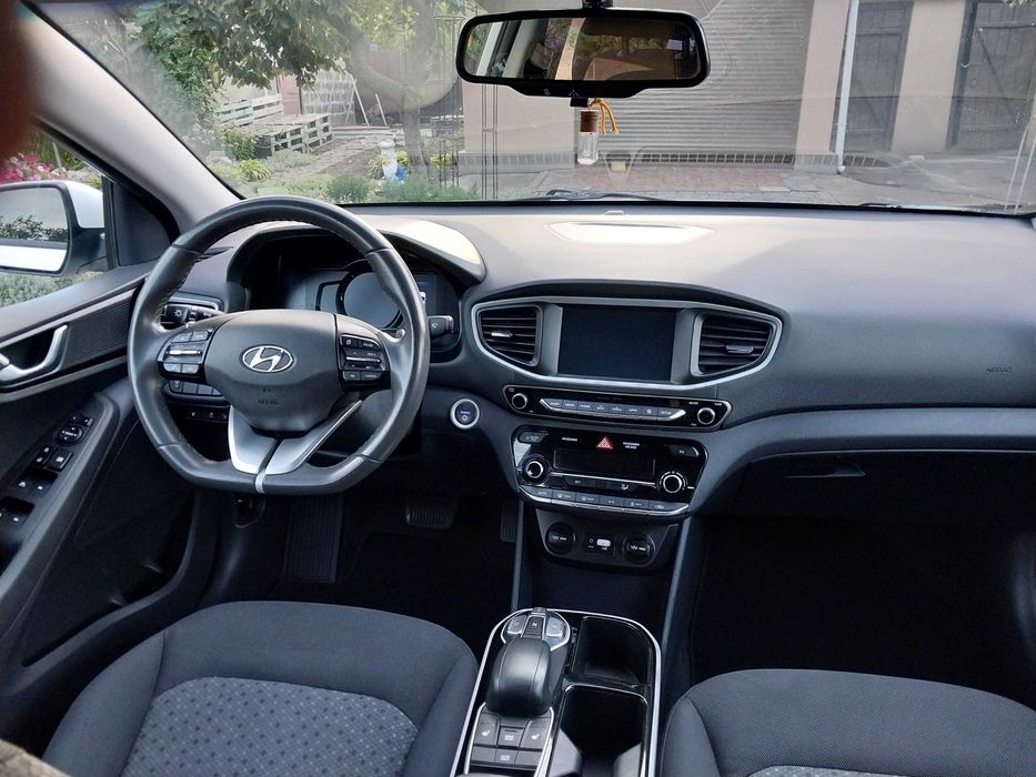 Автомобіль Hyundai Ioniq
