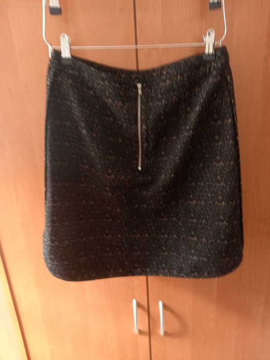 Spódniczka mini Olivier Bonas M 38 czarna wyszywana różową nitką