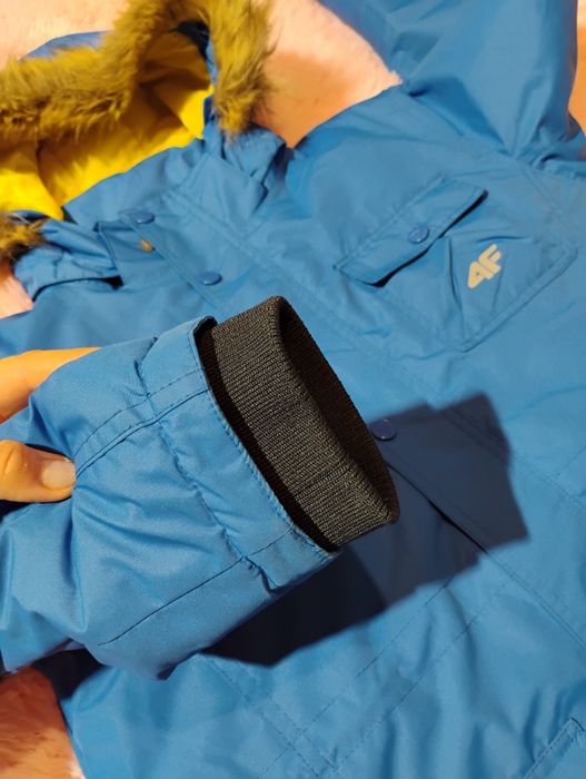 Kurtka zimowa 4F parka rozmiar 152 2 idealnym stanie