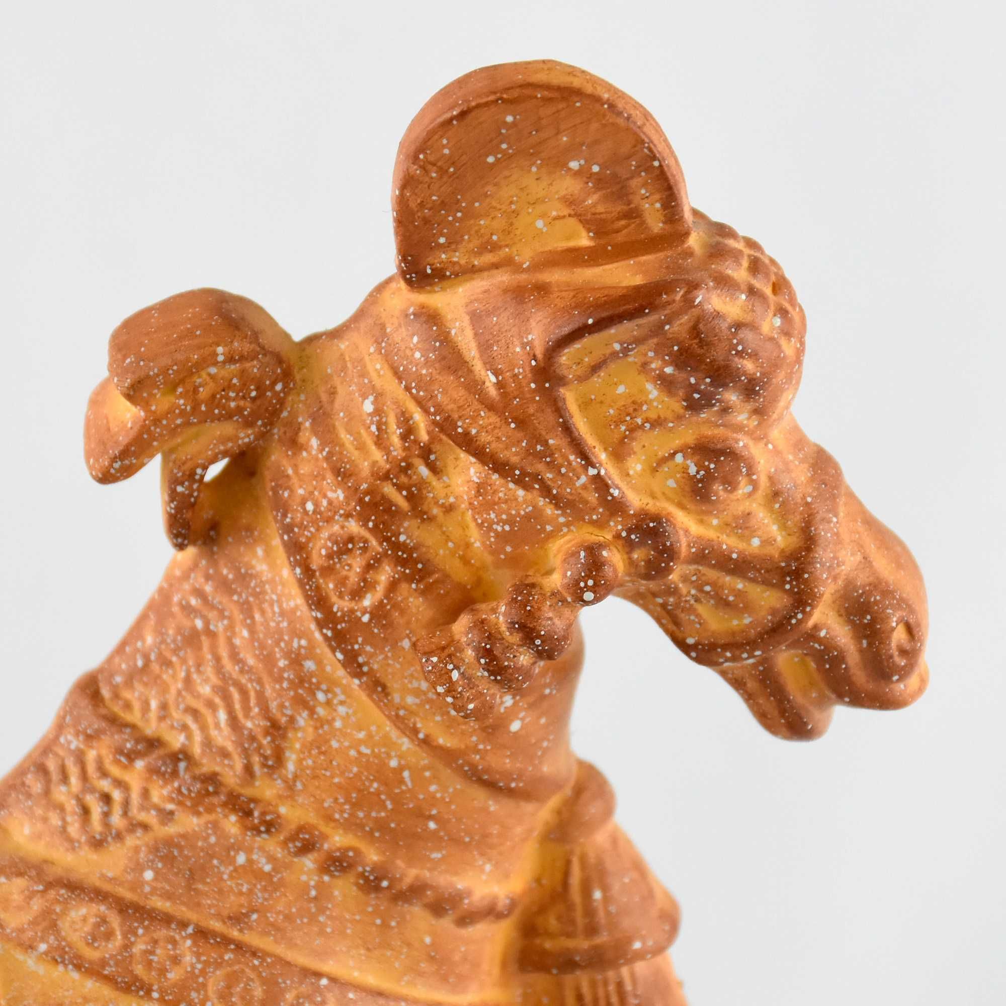 Figura em biscuit de Cavalo 4000 anos de Escultura Equestre – ASSÍRIO