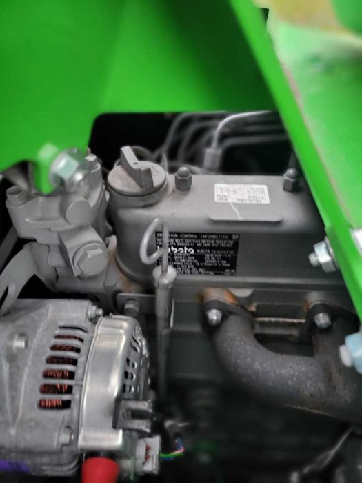 Mini ładowarka Avant 640 demo