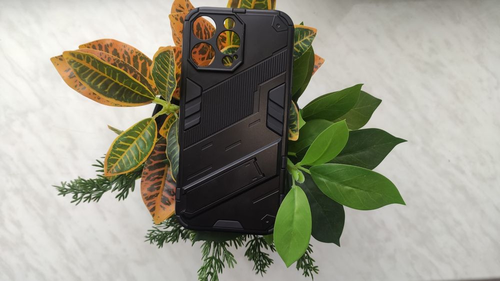 Чохол на Iphone 16 Pro Max протиударний з підставкою