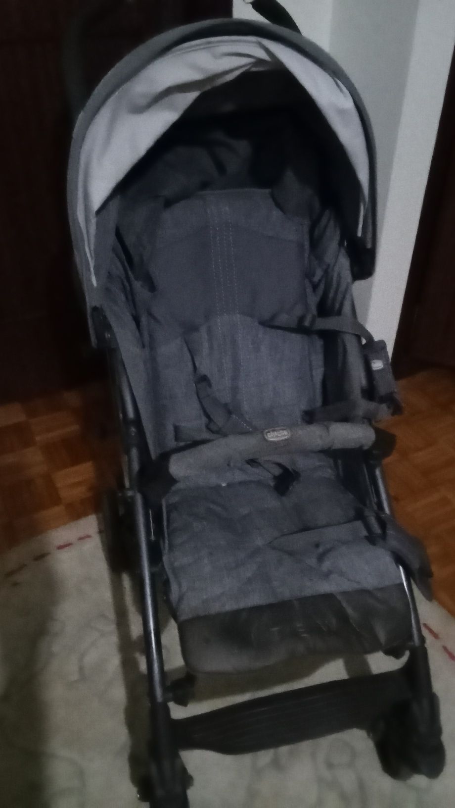 Vendo vários utensílios de bebé