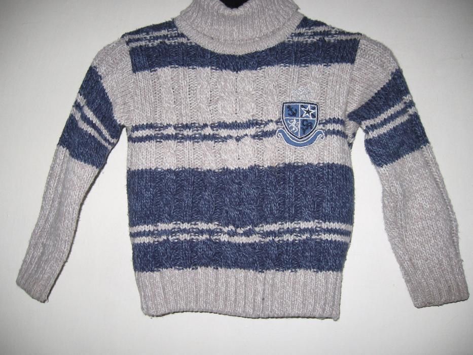 Детский фирменный свитер