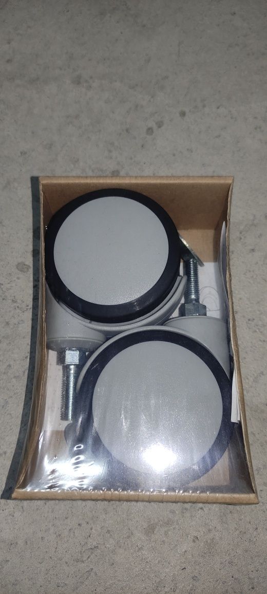 Rodas móvel TV IKEA besta
