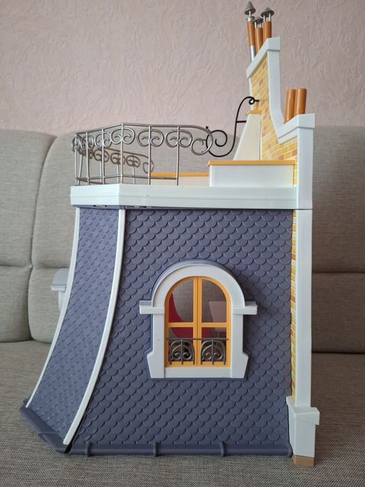 Іграшковий будинок леді баг