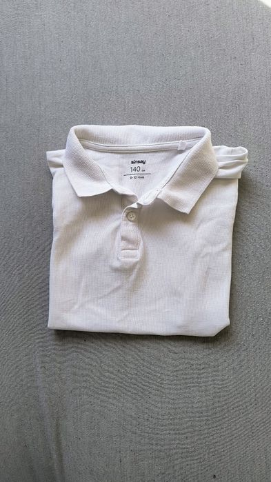 Koszulka polo biała z kołnierzykiem 140