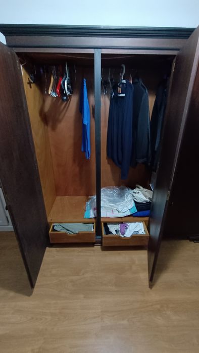 Roupeiro de quarto madeira maciça