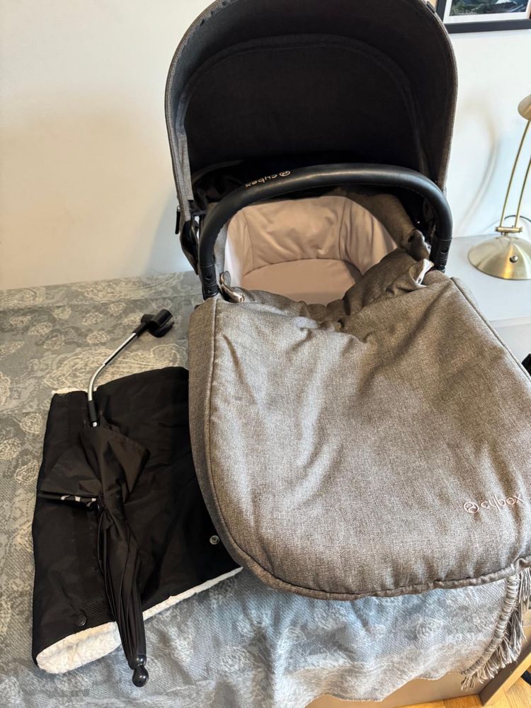 Cybex Priam 2.0 Deep Black Rose Gold spacerówka + gondola + akcesoria