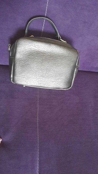 Сумка з еко шкіри, із шипами. Б/у.