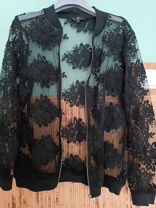 Жіноча легка курточка бомбер в готичному стилі, р. 38 (EUR)