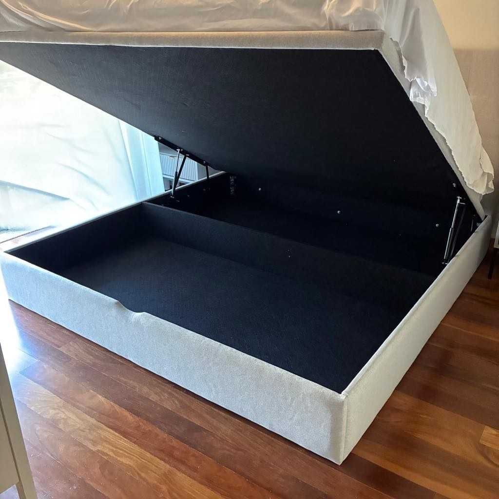 Conjunto Cama king + Colchão Emma + 2 Mesas de Cabeceiras