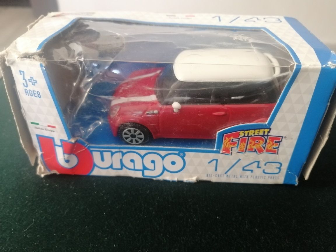 Sprzedam model bburago mini Cooper skala 1 43