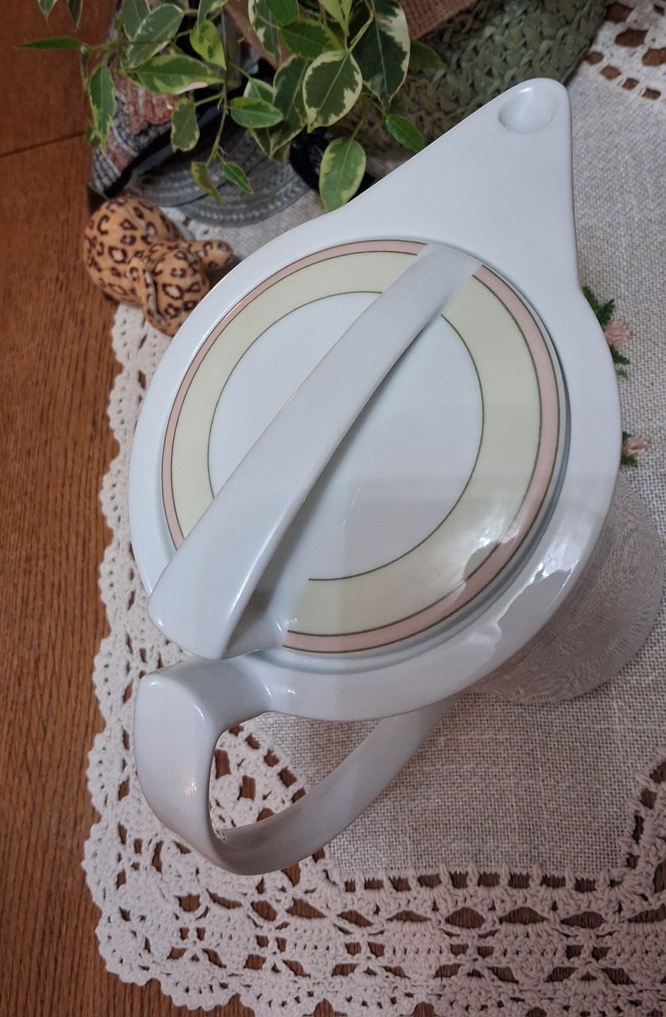 Dzbanek  firmy  Lubiana 1.20 L.