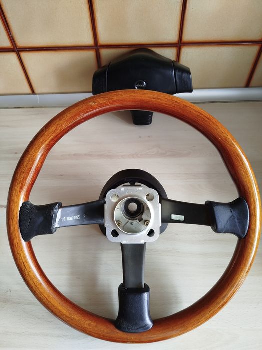 Volante Momo em madeira para Fiat