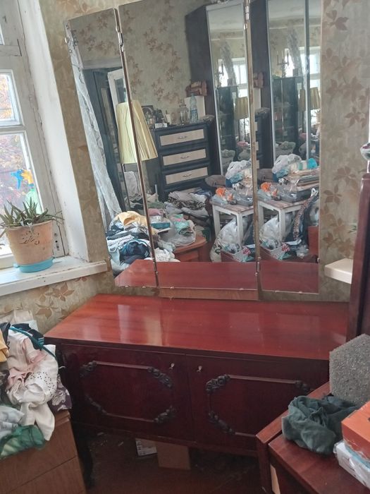 Продам трельж Руминский  1200 гр или тумбу отдельно -1000 гр.