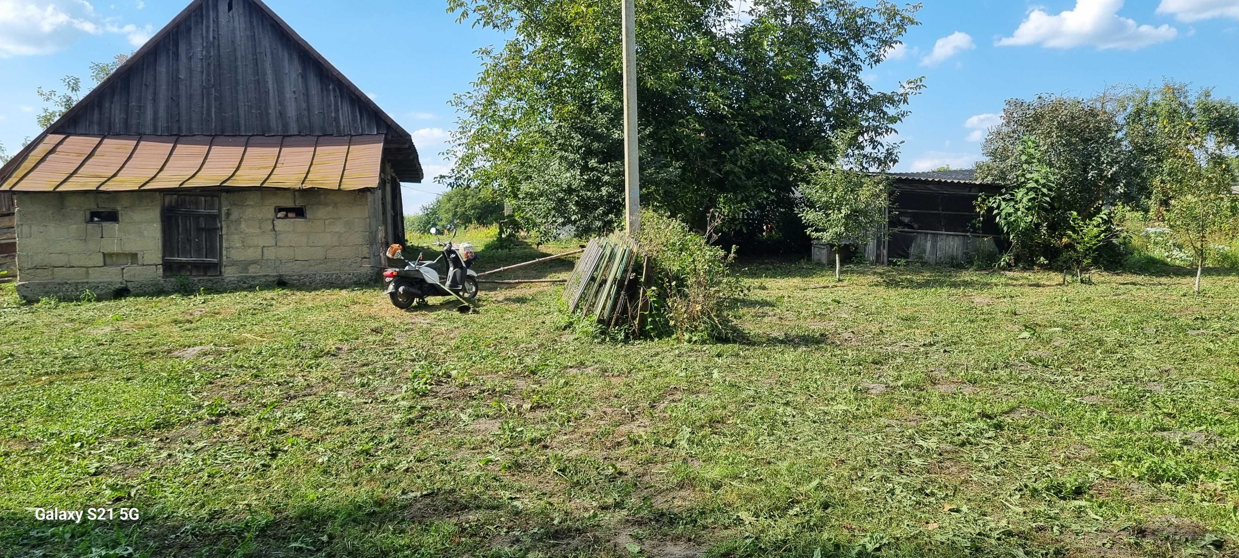 Будинок з земельною ділянкою