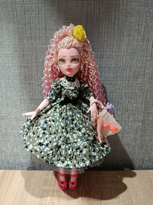 Ооак Монстер Хай Дракулаура 3g