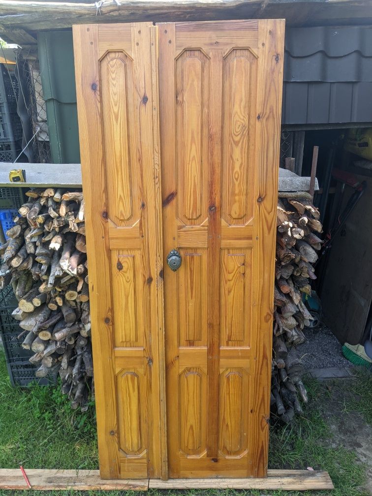 Продам міжкімнатні двері з масива деревини