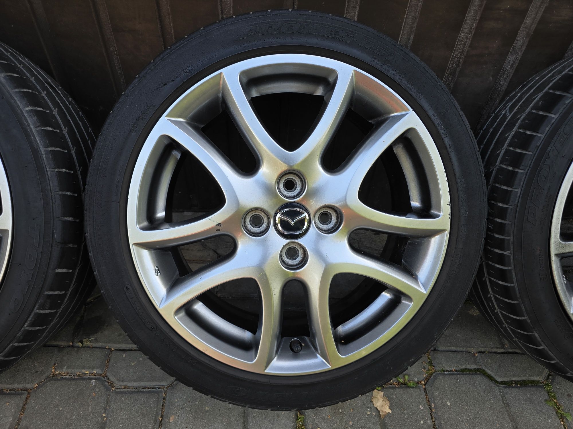 Felgi z oponami 195/45R16 Mazda 2 4x100 MX-5 Toyota Yaris Suzuki Swift