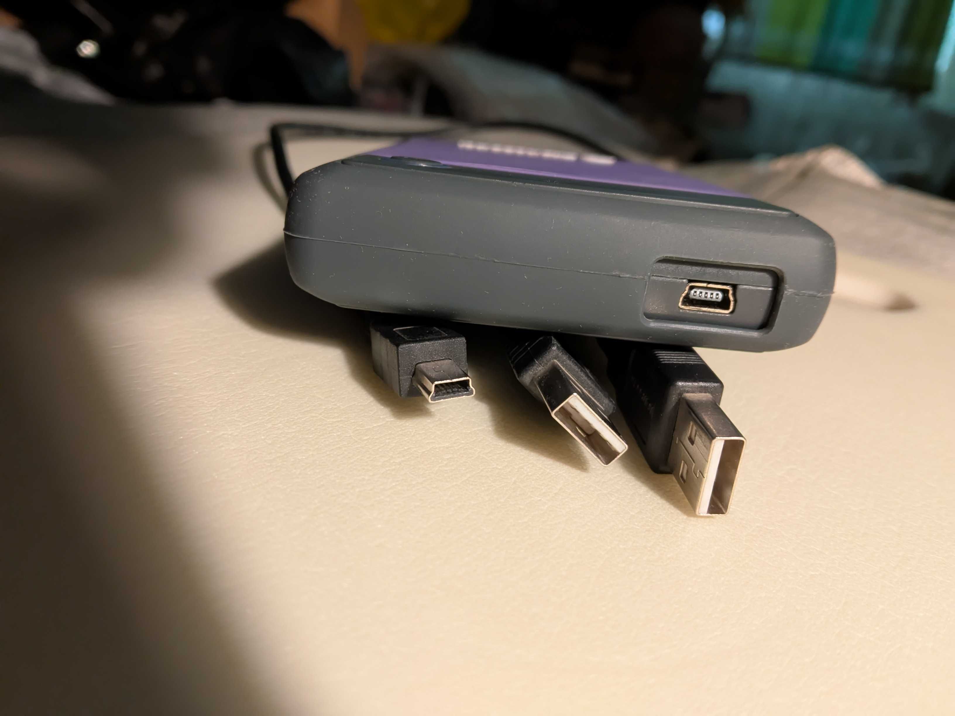 Портативний жорсткий диск зовнішній Transcend StoreJet 750GB USB 2.0