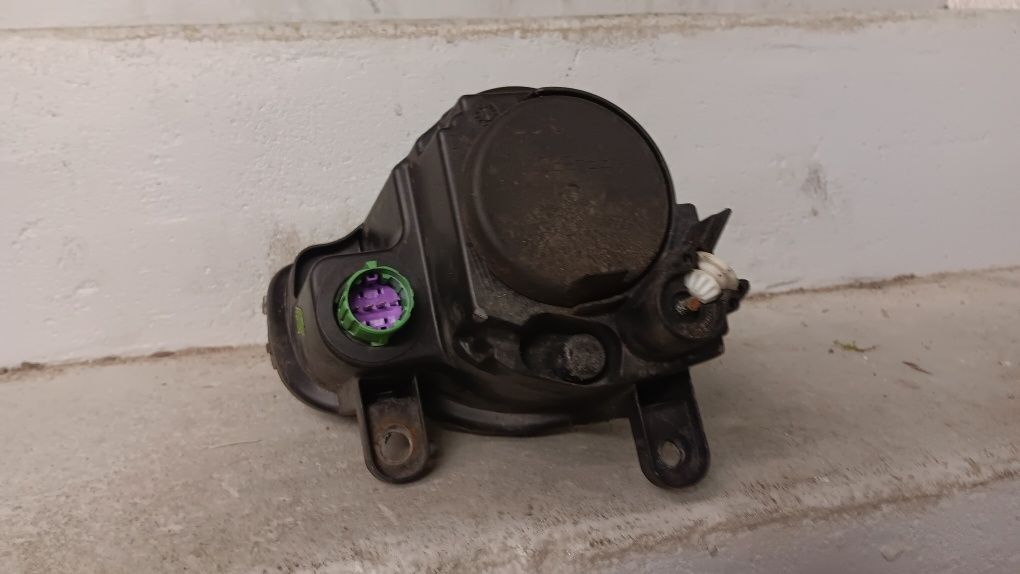 Правая противотуманная фара Fiat 500 45520711 (2007-2015)