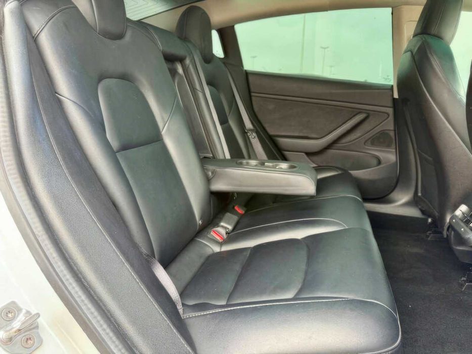 Tesla Model 3      2019