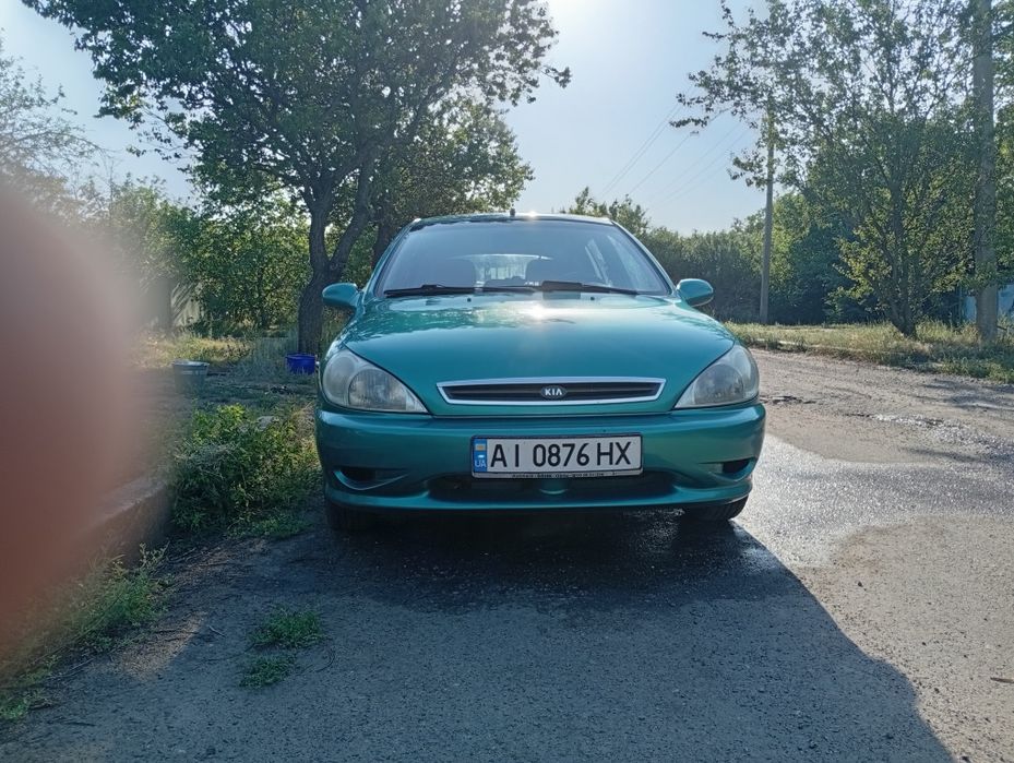 Продам економне авто Kia Rio 1.3 бензин 2000 року